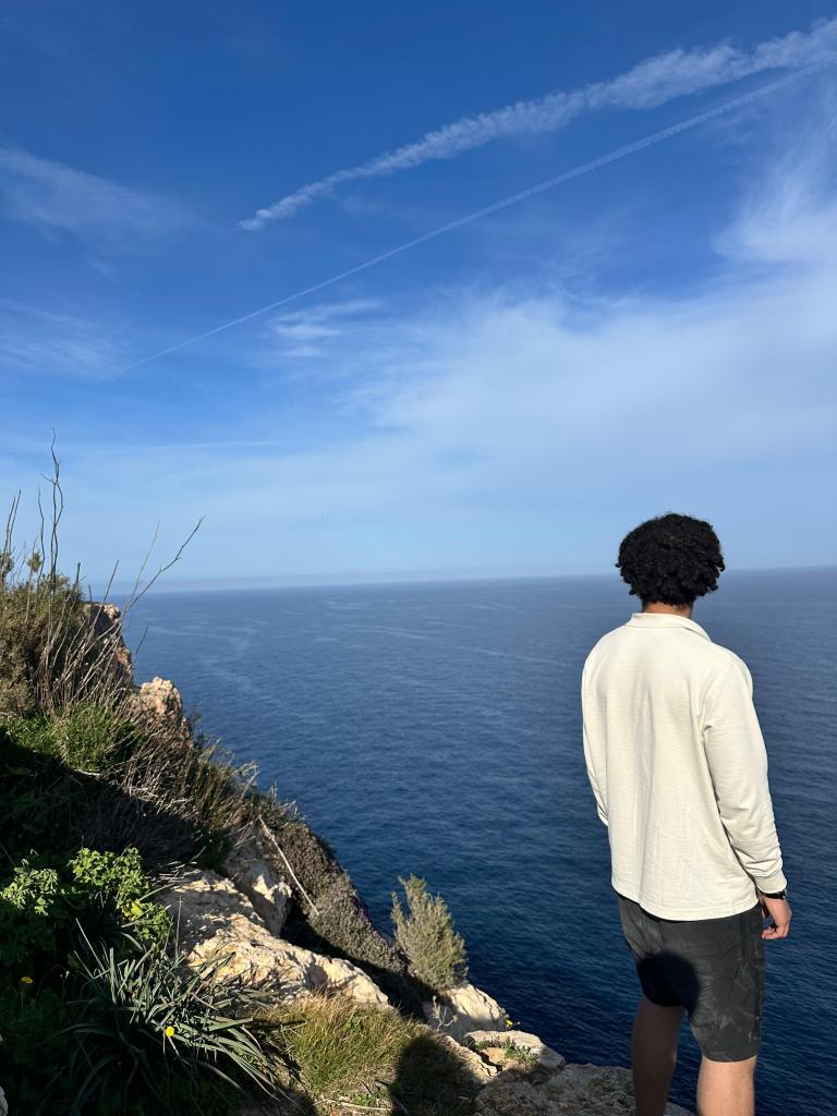 644190965: Chico busca chica en Pontevedra