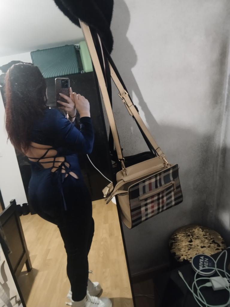 Chica busca chico en Cádiz: 