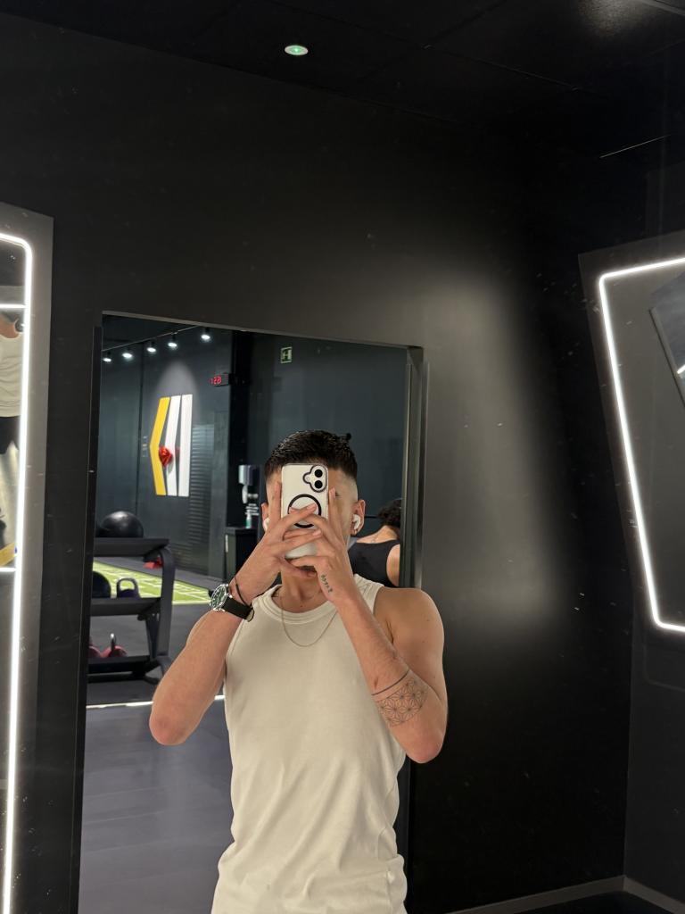 742063903: Chico busca chica en Alicante