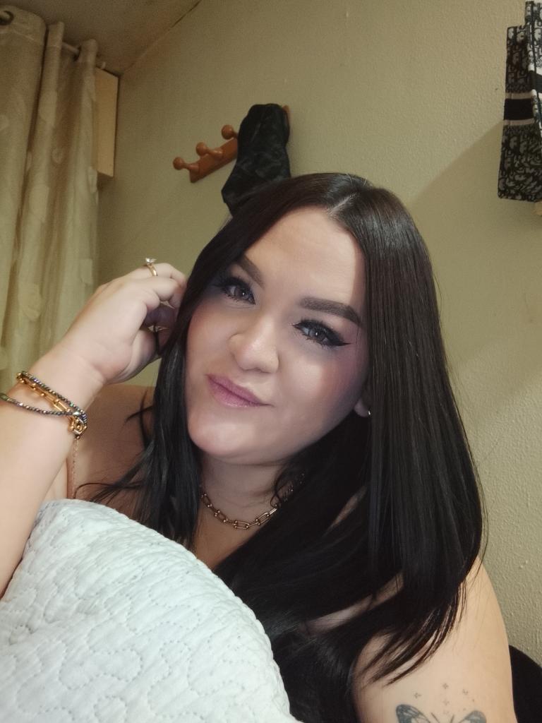 631507079: Chica busca chico en La Coruña