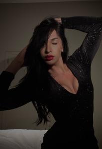 614786775: Chica busca chico en Madrid