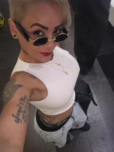 664202830: Chica busca chico en Sevilla