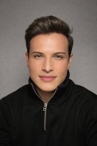 692972990: Chico busca chica en Valencia