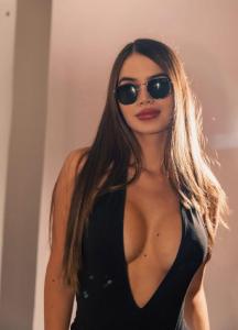 677375060: Chica busca chico en Barcelona
