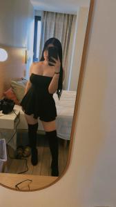 663736078: Chica busca chico en Sevilla