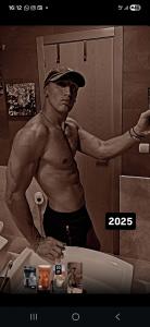 744704947: Chico busca chica en Valencia