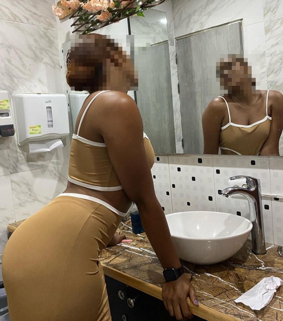 603313895: Chica busca chico en Sevilla