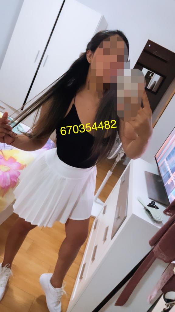 670354482: Chica busca chico en Menorca