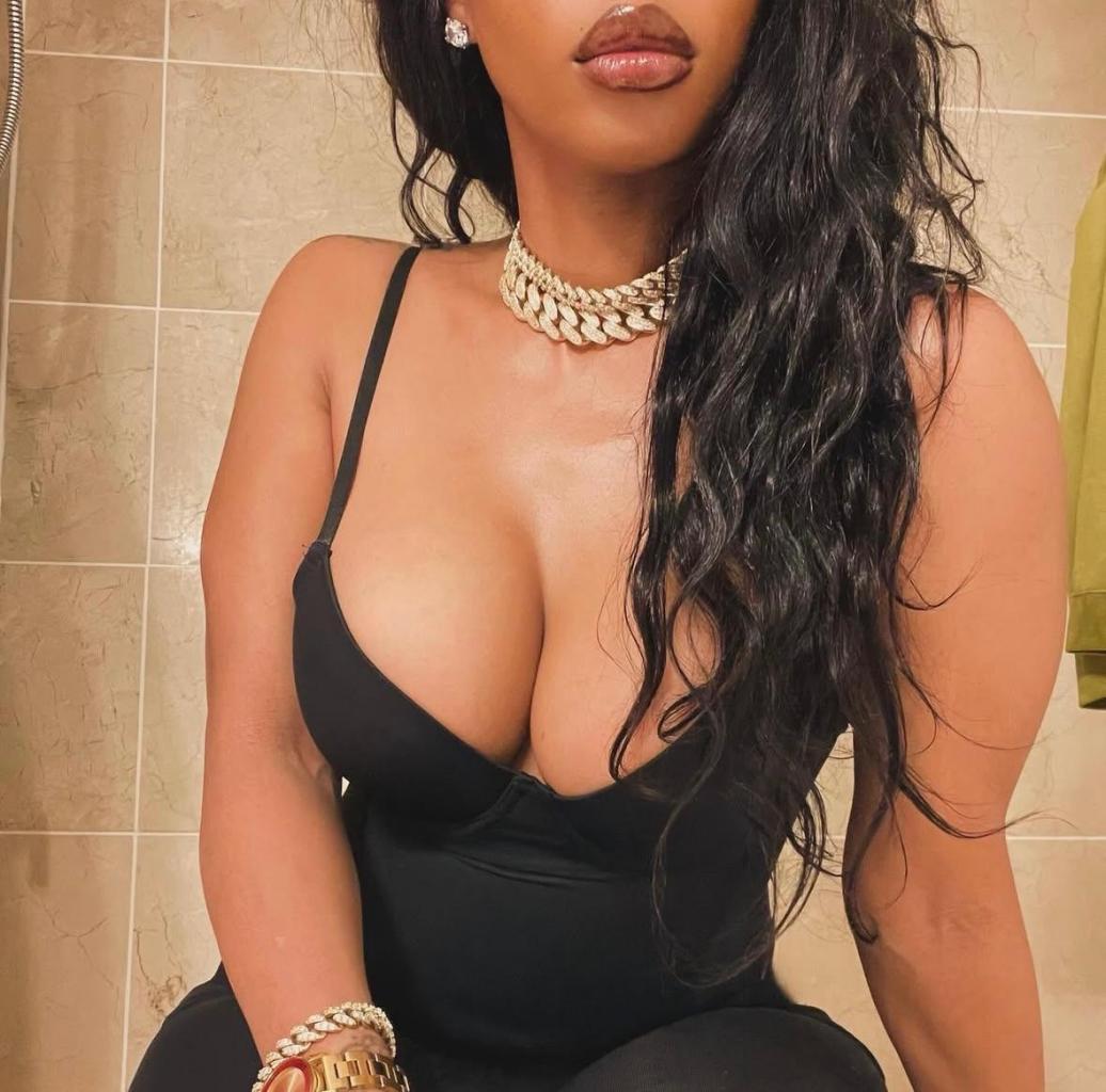 Chica busca chico en Granada: 