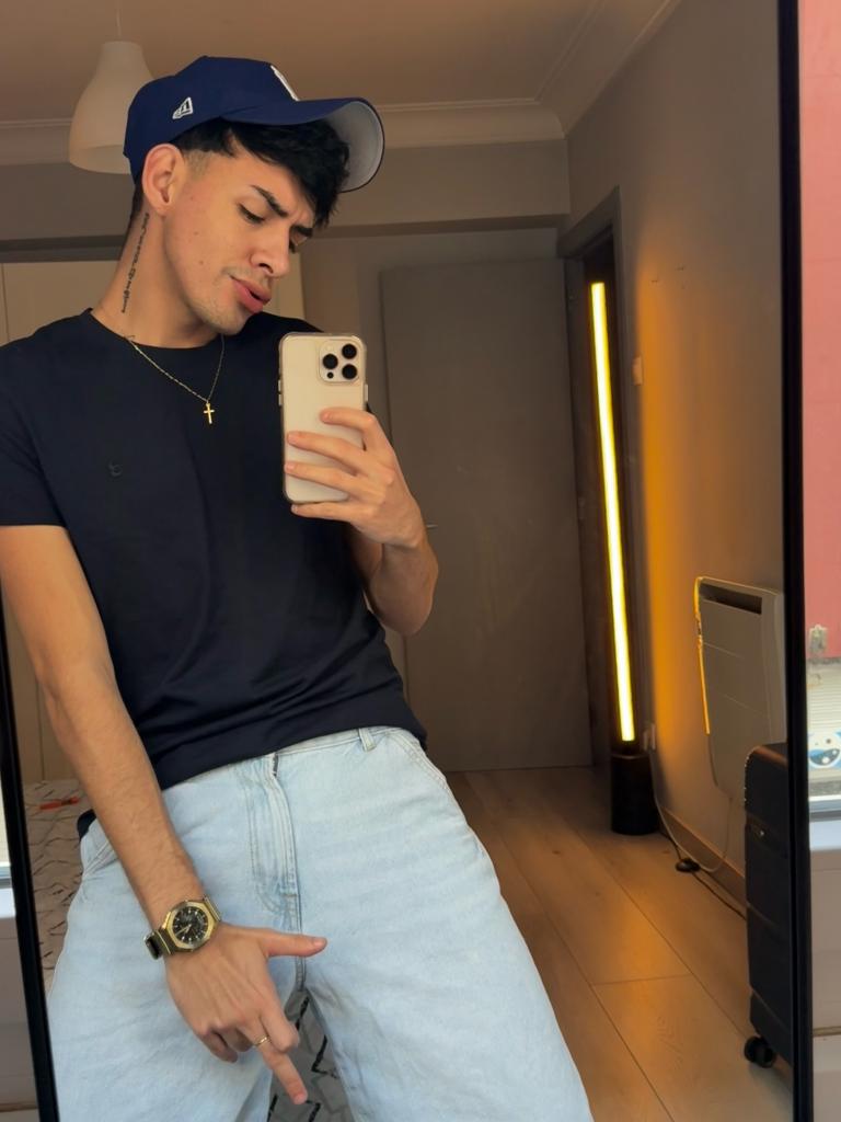 Chico busca chica en Asturias: 