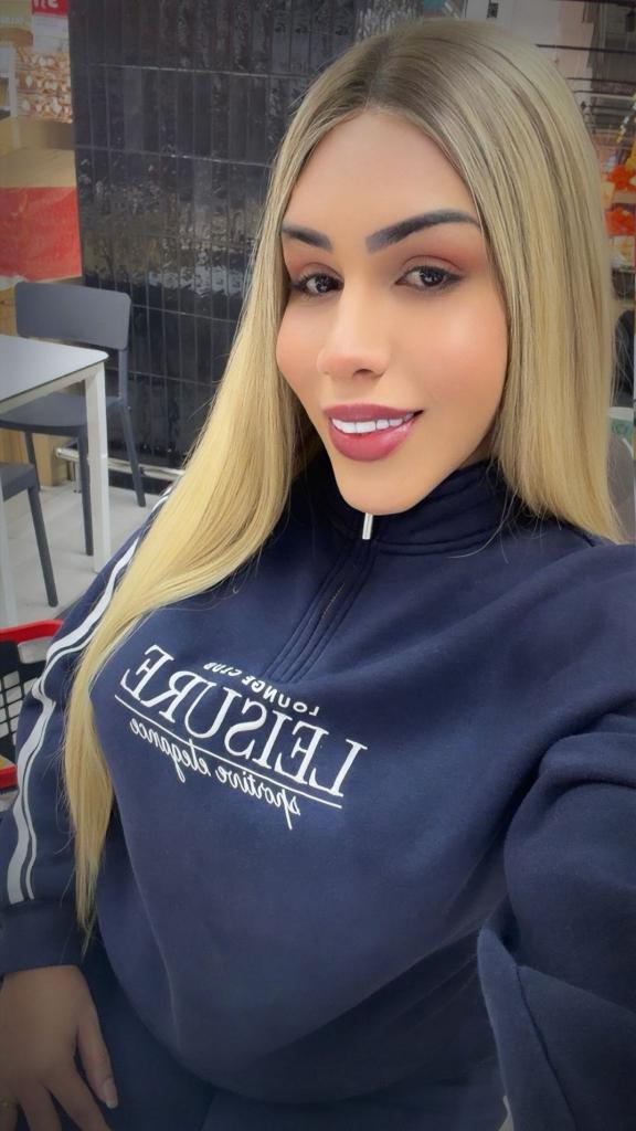 695734446: Transexual en Pontevedra