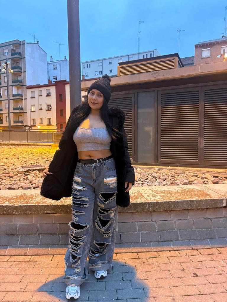 643813619: Chica busca chico en La Rioja