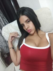 667594462: Chica busca chico en Sevilla