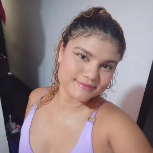 614847643: Chica busca chico en Sevilla