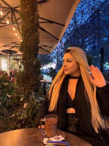 631923266: Chica busca chico en Barcelona