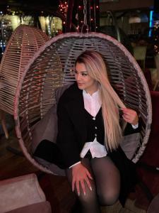 631923266: Chica busca chico en Barcelona