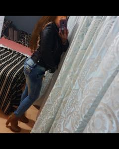 605656619: Chica busca chico en Sevilla
