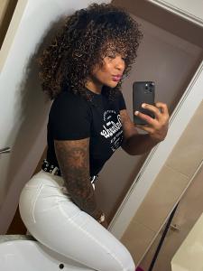 663174234: Chica busca chico en Barcelona