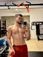 687356495: Chico busca chica en Valencia