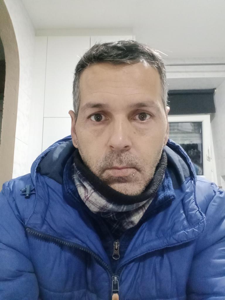 627315883: Chico busca chica en La Coruña