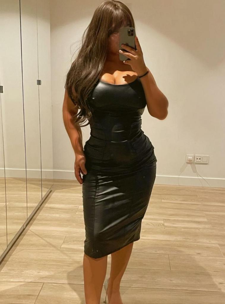 Chica busca chico en Alicante: Chica busca chico