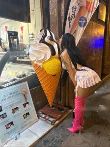 647695495: Travesti en Barcelona