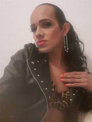 653608646: Transexual en Navarra