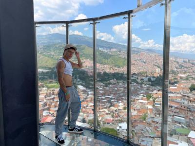 643314821: Chico busca chica en Ibiza