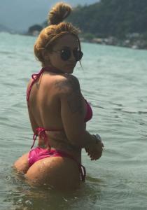 615429200: Travesti en León