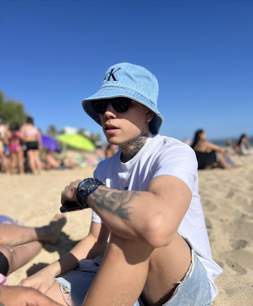 Chico busca chica en Mallorca: 