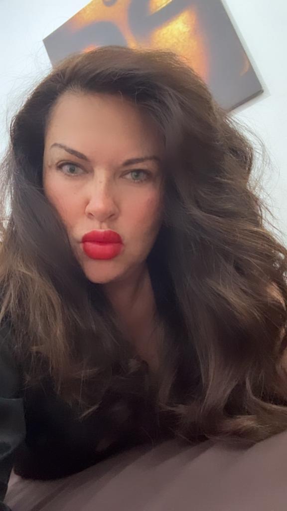 Chica busca chico en Alicante: Chica busca chico