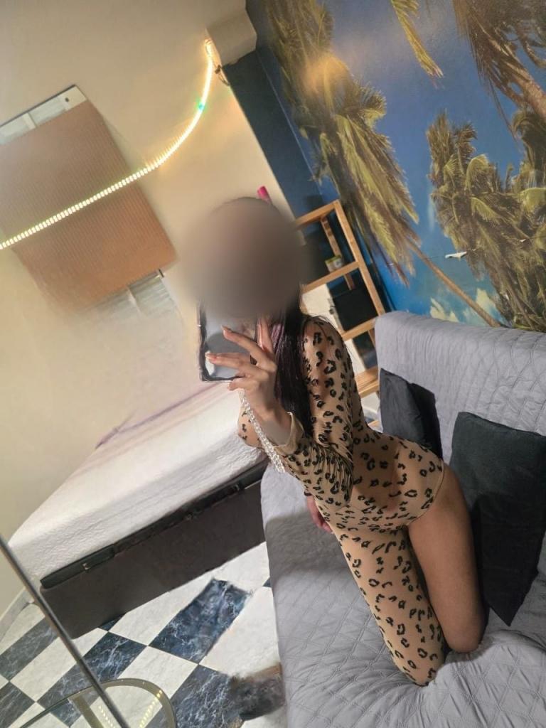 Chica busca chico en Alicante: Chica busca chico