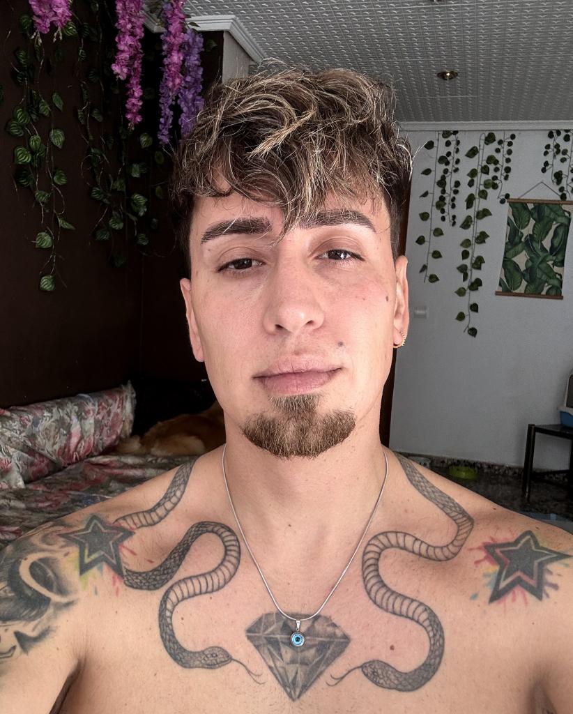 744756133: Chico busca chica en Valencia