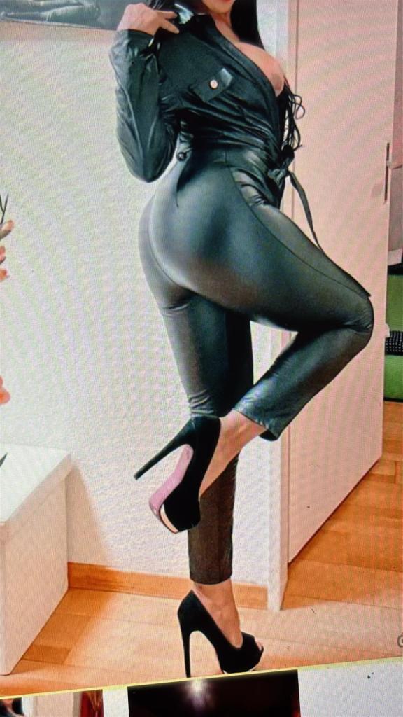 Chica busca chico en Almería: 