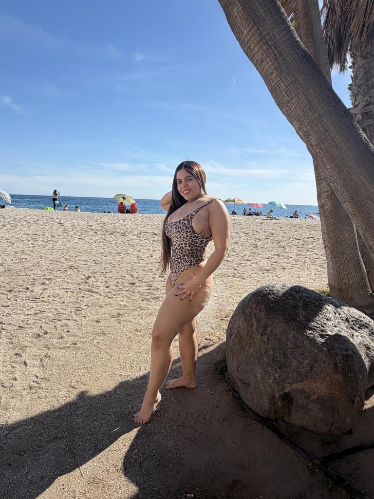 672561686: Chica busca chico en Almería