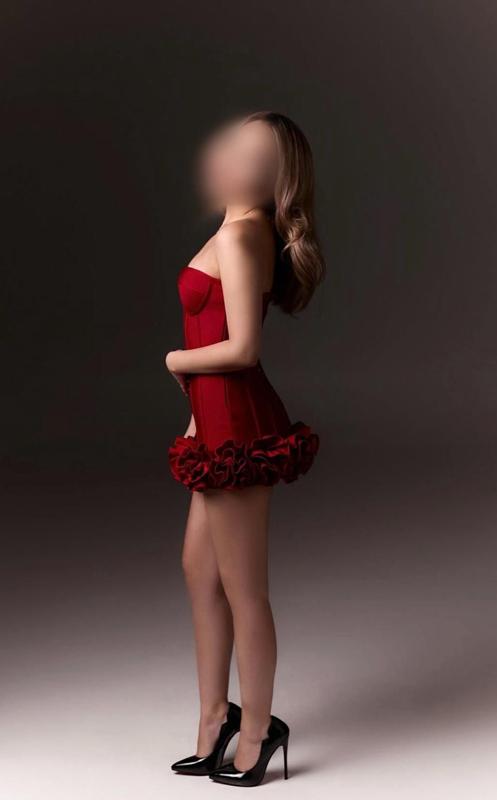 667485511: Chica busca chico en Madrid