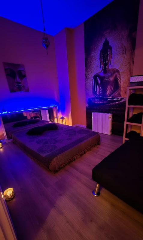 Chica busca chico en Madrid: 