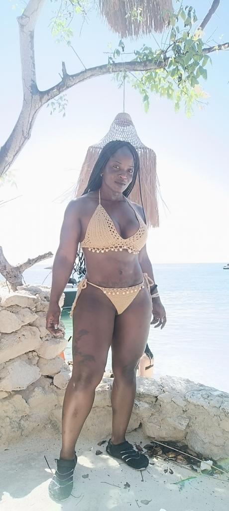 613694952: Chica busca chico en Málaga