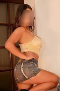 623727380: Chica busca chico en Barcelona