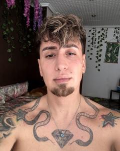 744756133: Chico busca chica en Valencia
