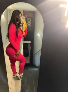 604236364: Chica busca chico en Barcelona