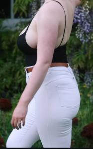 623703737: Chica busca chico en Sevilla