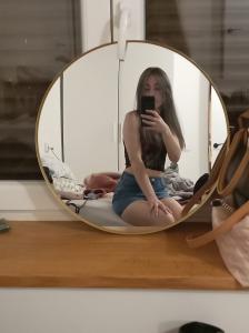 656560257: Chica busca chico en Cantabria