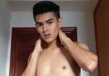 643660497: Chico busca chica en Barcelona