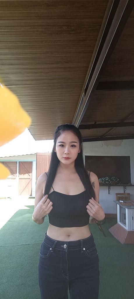 678446519: Chica busca chico en Sevilla