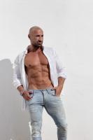 605439010: Chico busca chica en Ibiza