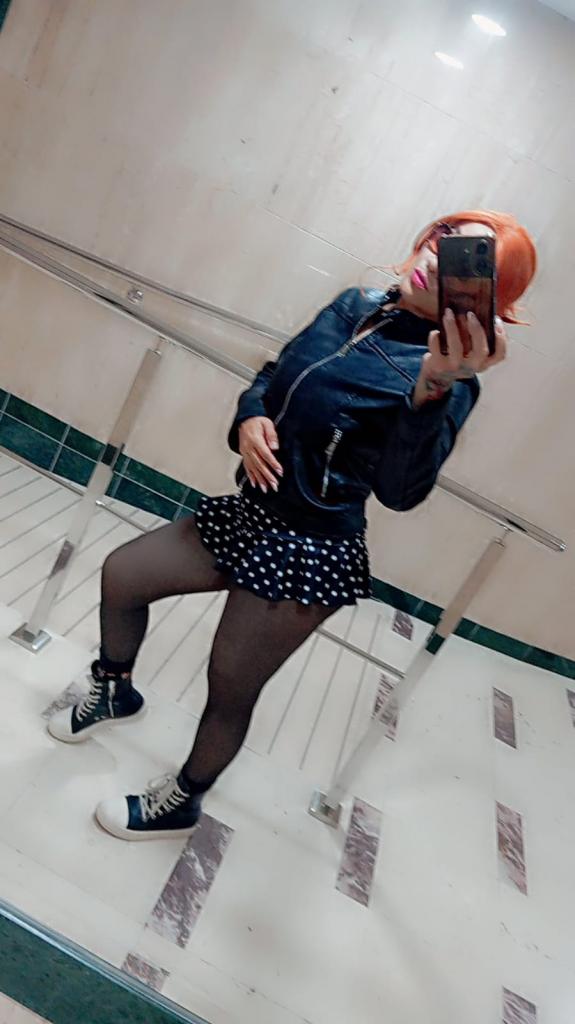 Chica busca chico en Almería: 