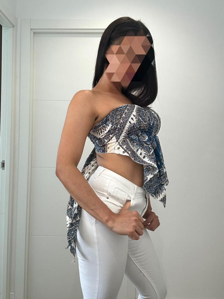 663927327: Chica busca chico en Sevilla