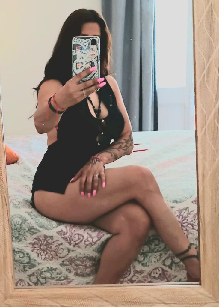 667673051: Chica busca chico en Barcelona