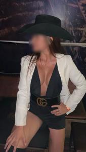 613415398: Chica busca chico en Sevilla
